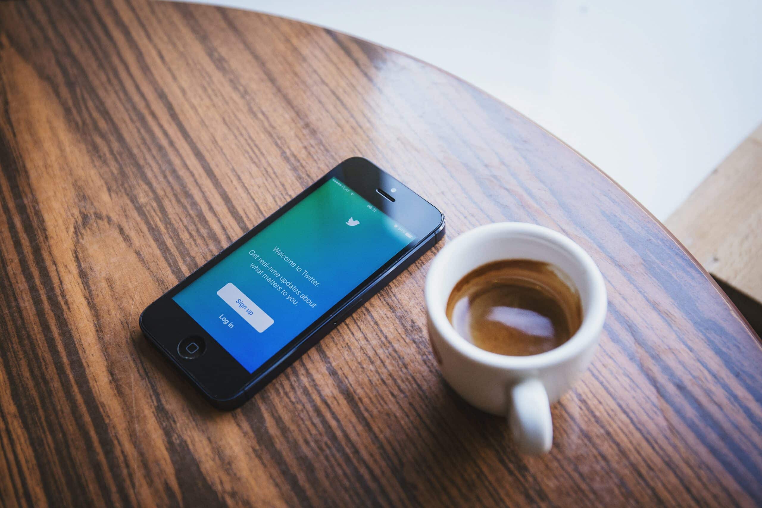 Read more about the article Should schools wake up to Twitter?